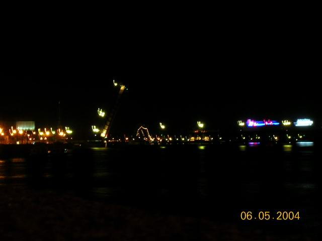 Санкт-Петербург. Ночь, разводной мост